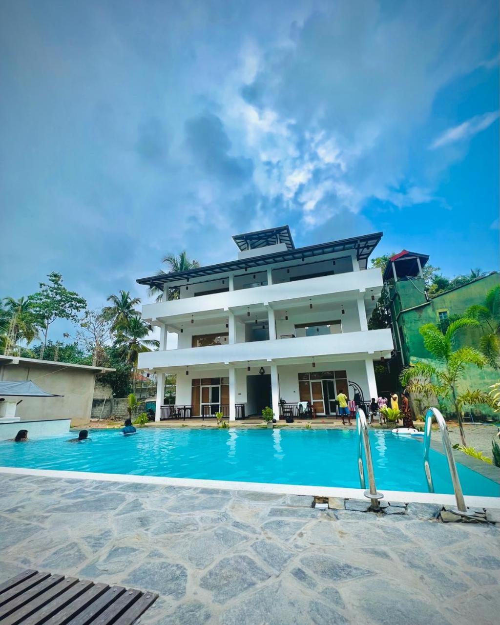 Dk Zur Einkehr Hotel Ahangama Exterior photo